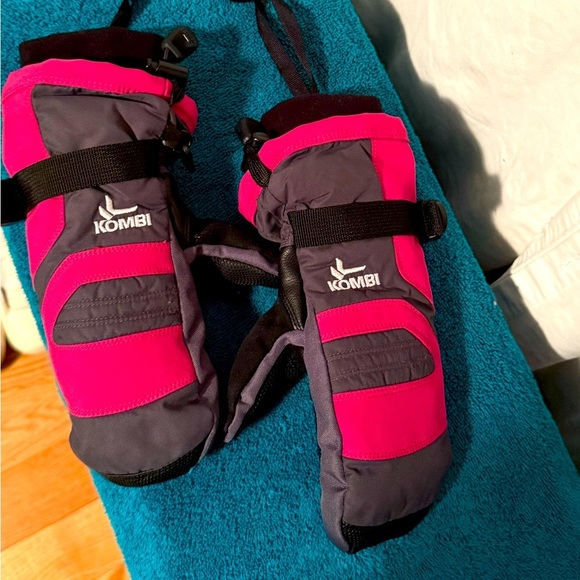 Kombi Ski Mittens Juniors Sz M Storm Cuff Mitt Pink/Blk Waterproof & Breathable - Picture 1 of 7